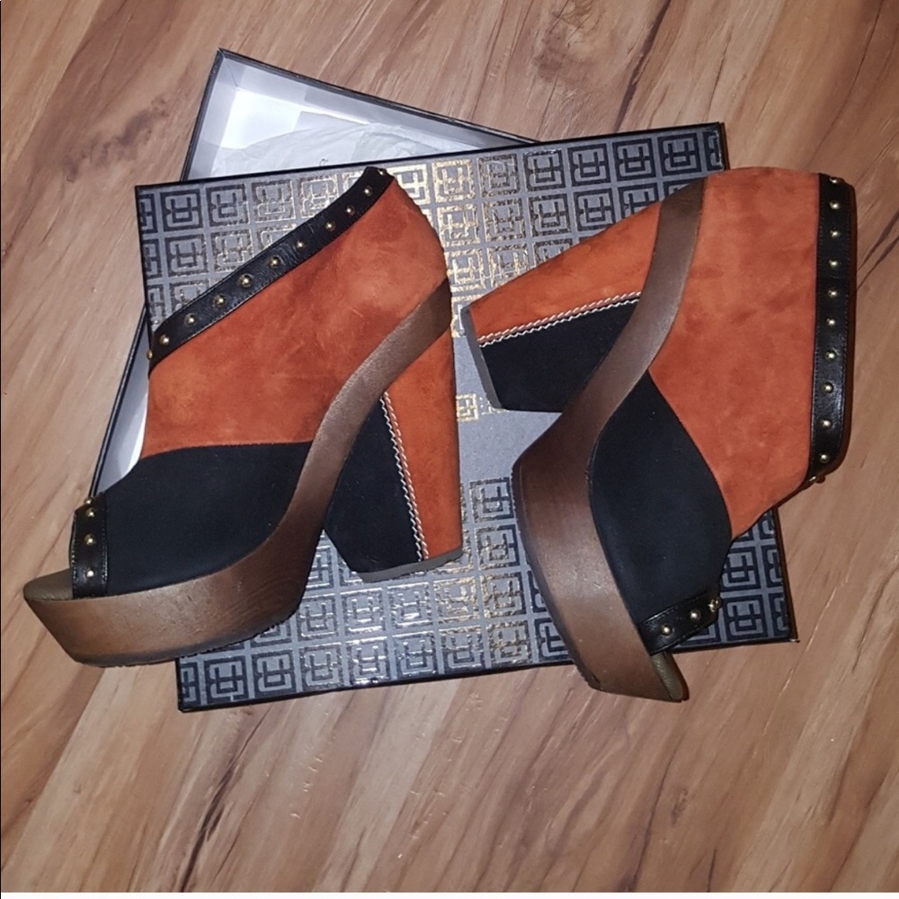 Repost Blonde Ambition Chunky heels